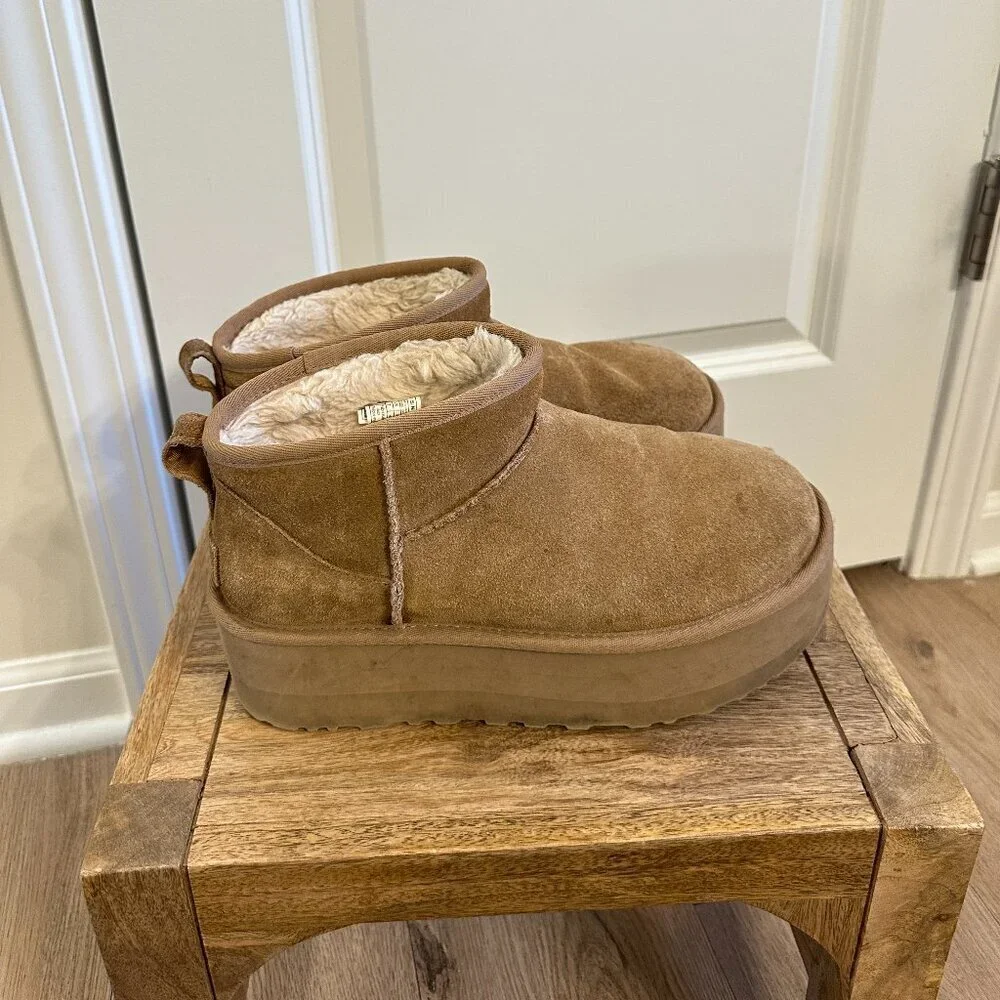 UGG Classic Ultra Mini Platform Boot in Chestnut Size US 9